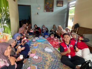 UHB Olah Limbah Jadi Lilin Aromaterapi