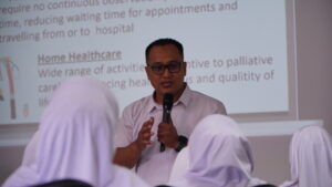 Kuliah Pakar UHB Bahas Home Care Berbasis Keluarga untuk Pasien Kronik